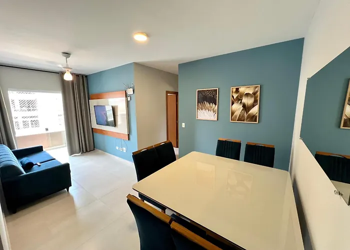 Apartamento completo, 3 quartos com ar condicionado, churrasqueira na sacada, piscina no cond, ao lado da Praia Grande e na cara do gol para a centralidade comercial turística do itaguá!